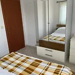 Apartment Dina *